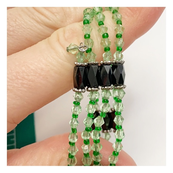 Jade green bicone glass bead and hematite magnetic wrap bracelet - Picture 2 of 7